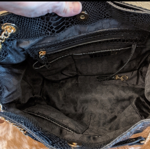 Michael Kors purse - Picture 6 of 8